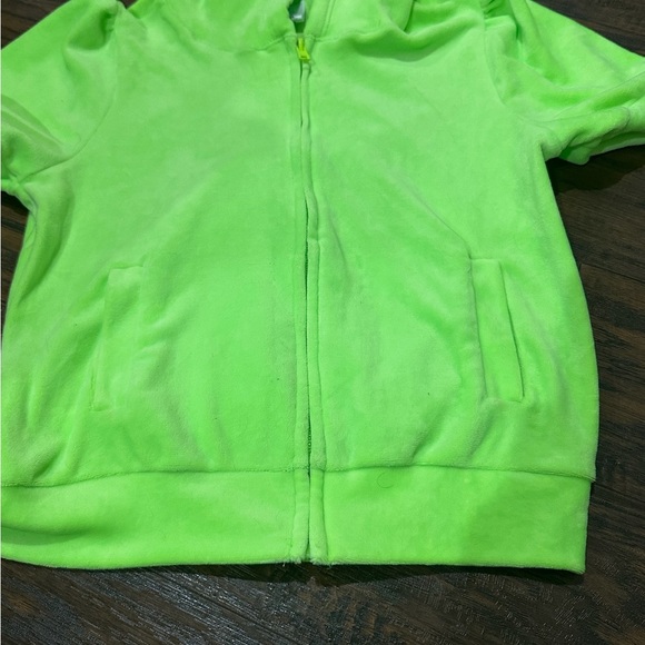 Tiger Friday Women's Neon Green Velour-Like Short Sleeve Hoodie Size Adult Small - Picture 2 of 8